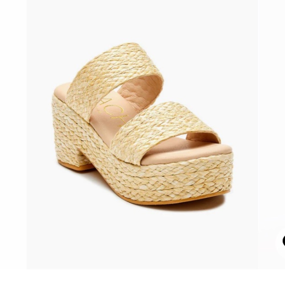 Exclusive Natural Ocean Ave Sandals - beach by Matisse size 9, great condition